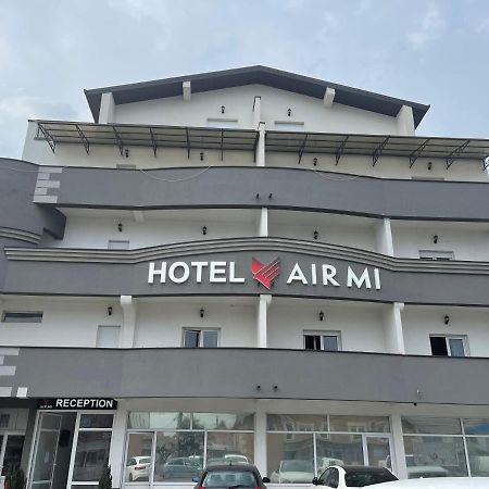 Airmi Hotel Surcin Exterior photo